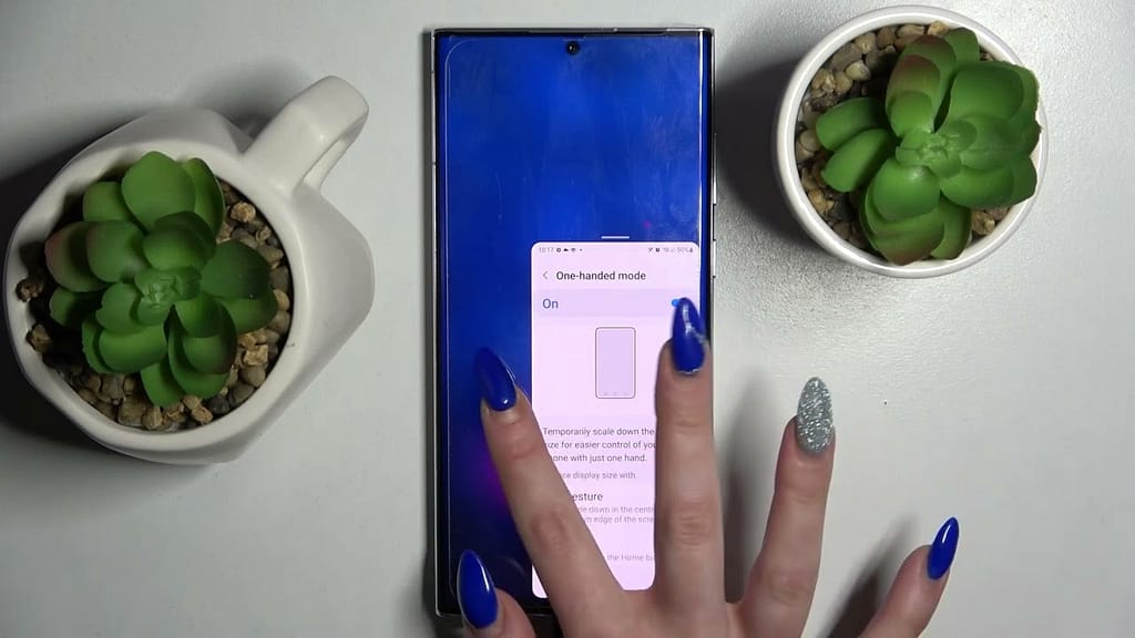 top-10-hidden-smartphone-features-One-Handed-Mode