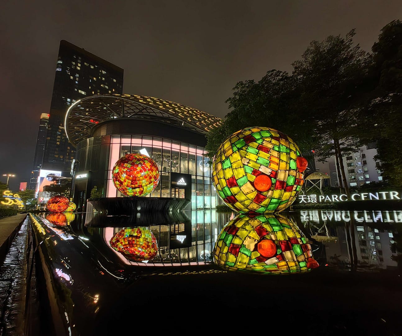 Smartphones with the Best Low-Light Camera Performance featured image 5