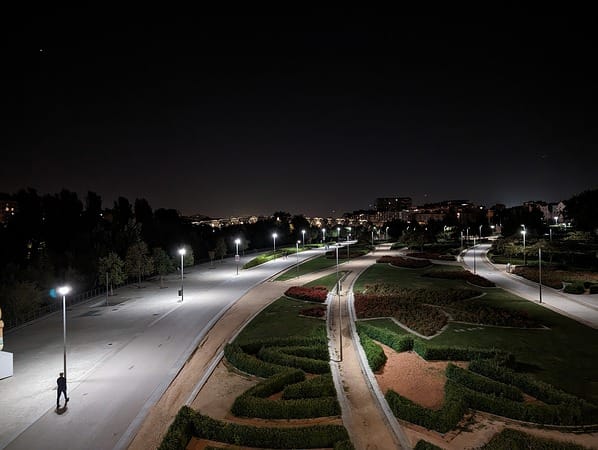 Smartphones with the Best Low-Light Camera Performance featured image 4